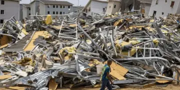 Gobierno interino reutilizará escombros para elaborar materiales de construcción para La Guaira
