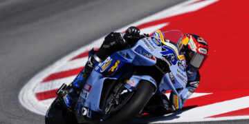 Alex Márquez marca la referencia en MotoGP, Acosta única caída de la sesión libre