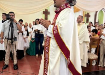 Templo San Juan Bautista de Betijoque fue vestido de gala para recibir fieles en la ordenación sacerdotal de un hijo de la parroquia