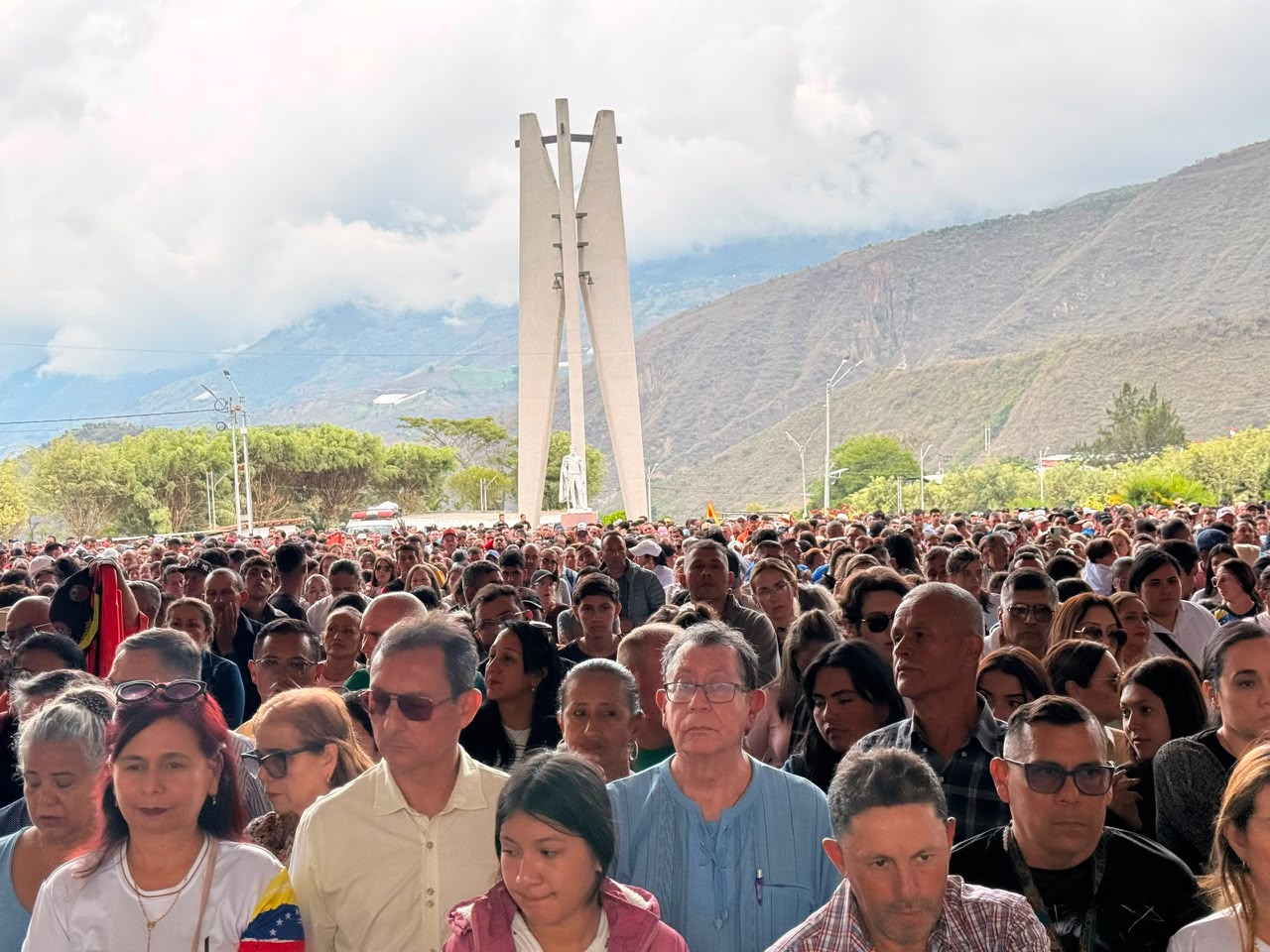 Miles de peregrinos asistieron al Santuario del Santo Cristo de La Grita. Foto: Mariana Duque
