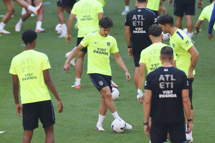Julián Álvarez, en el entrenamiento. EFE/Mariscal