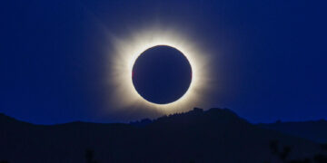 El espectáculo astronómico continúa con otro eclipse total en 2027 y uno anular en 2028
