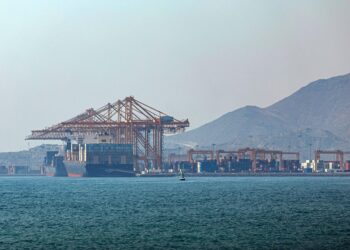 El bloqueo EEUU-Irán mantiene el veto de las aseguradoras a los buques para cruzar Ormuz
