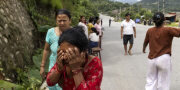 Riada en Nepal: se superan los 800 muertos a ambos lados de la frontera tras la riada