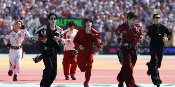 V, de BTS, revela un grave problema de audición en medio de su gira mundial