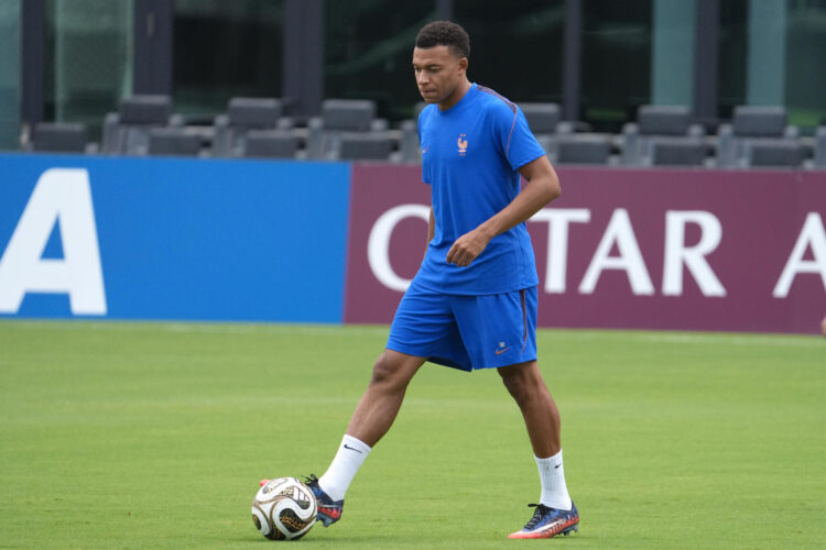 Fotografía del pasado 17 de julio, en la que puede verse al futbolista del Real Madrid Kylian Mbappé, durante la disputa con Francia del Mundial de fútbol. EFE/ Alberto Boal