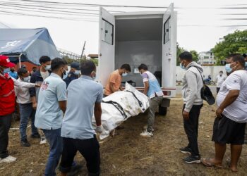 Aumentan a 939 los muertos y baja la cifra de desaparecidos tras la riada en Nepal