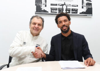 ‘Vozinha’ firma contrato con Colo Colo