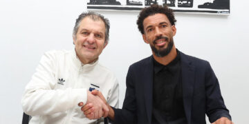 ‘Vozinha’ firma contrato con Colo Colo
