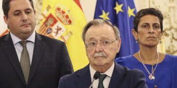 El presidente de Ceuta desconoce cuántos migrantes hay y acusa al Gobierno de «pasividad»