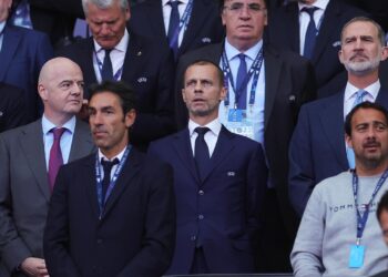 La UEFA acaba con el boicot a la FIFA
