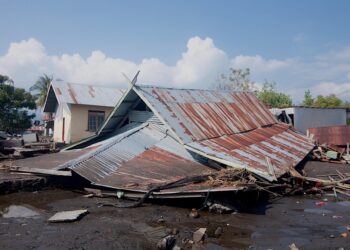 Indonesia eleva a 38 el número de muertos tras un terremoto de magnitud 7,7