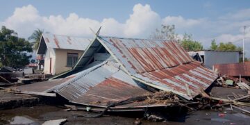 Indonesia eleva a 38 el número de muertos tras un terremoto de magnitud 7,7