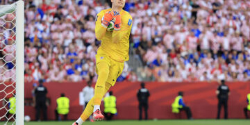 El Barça hace oficial el fichaje del portero croata Dominik Livakovic hasta el 2030