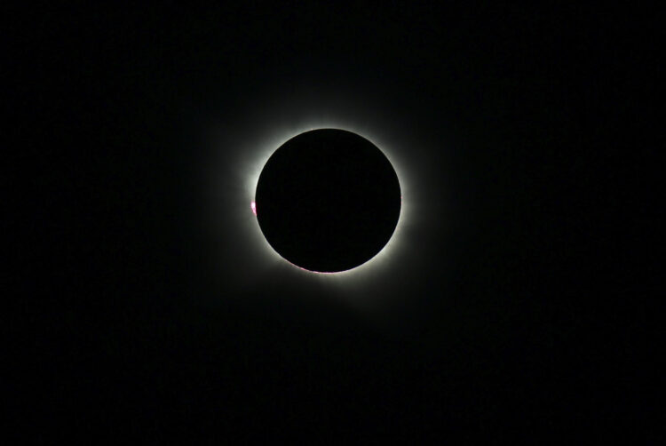 Eclipse solar visto desde la localidad de Yebes, Guadalajara (centro de España). EFE/Ismael Herrero