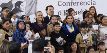 México regulará el uso de celulares en las escuelas tras consulta a docentes