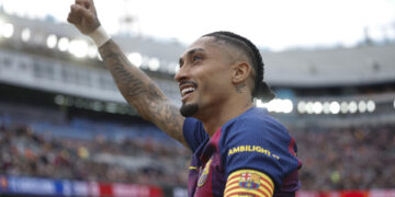 Flick designa a Raphinha como primer capitán provisional hasta el cierre de la plantilla