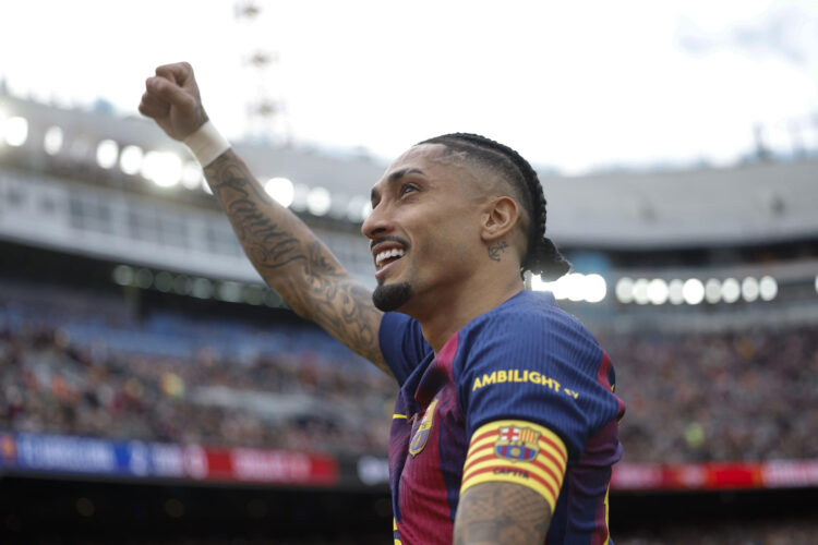 Fotografía del pasado 15 de marzo, en la que puede verse al delantero brasileño del FC Barcelona Raphinha, durante un partido. EFE/ Alberto Estevez