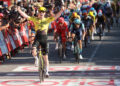 Matthew Brennan se impone al esprint en Manosque, Pocacar mantiene el jersey rojo