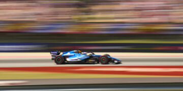 Alex Albon continuará con Williams en 2027