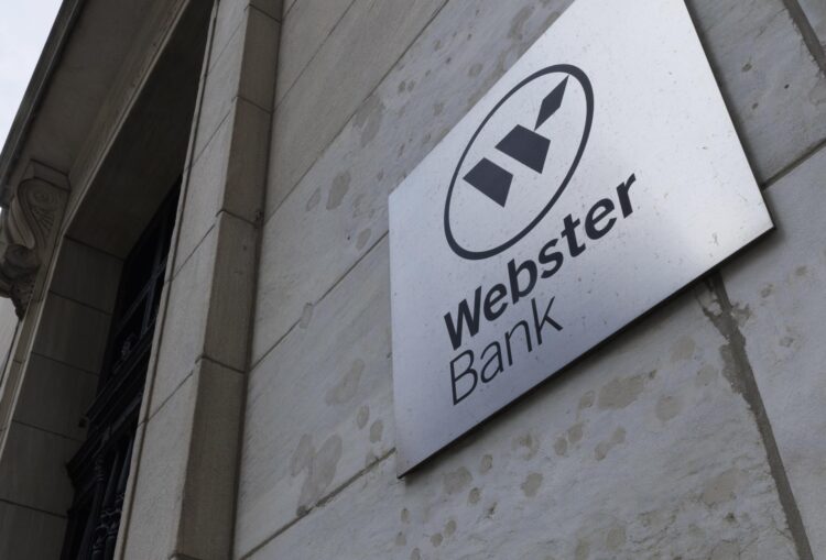 Imagen del logo de Webster Bank en una oficina en Boston, Massachusetts (Estados Unidos) EFE/EPA/CJ GUNTHER