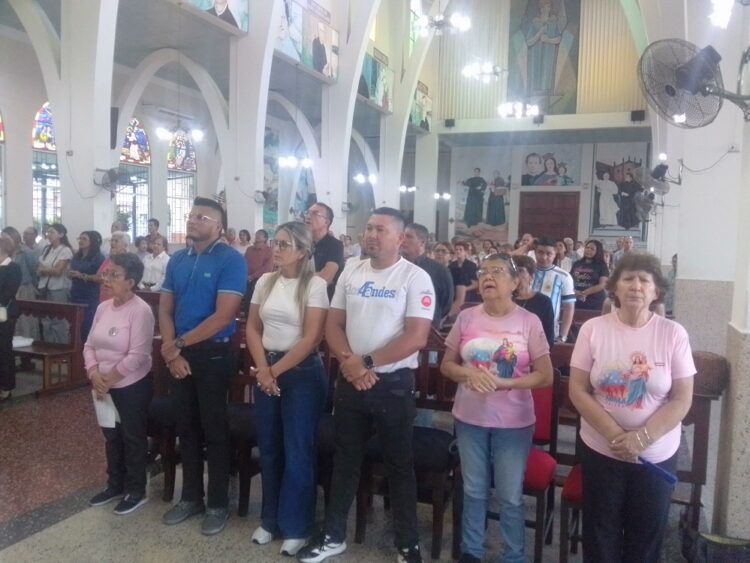 Entre periodistas y amigos fue la celebración
