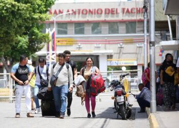 Gómez: Más de 600 mil venezolanos pueden ser deportados en Colombia