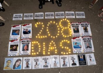 Familiares de presos políticos cumplieron 208 días de vigilia frente a El Rodeo I