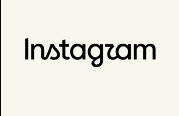 Instagram utiliza una fuente más simplificada y en cursiva para refrescar su identidad