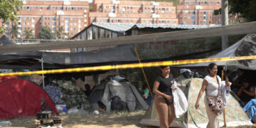 Unas 200 familias duermen en carpas en Cali temerosas de volver a sus casas tras terremoto