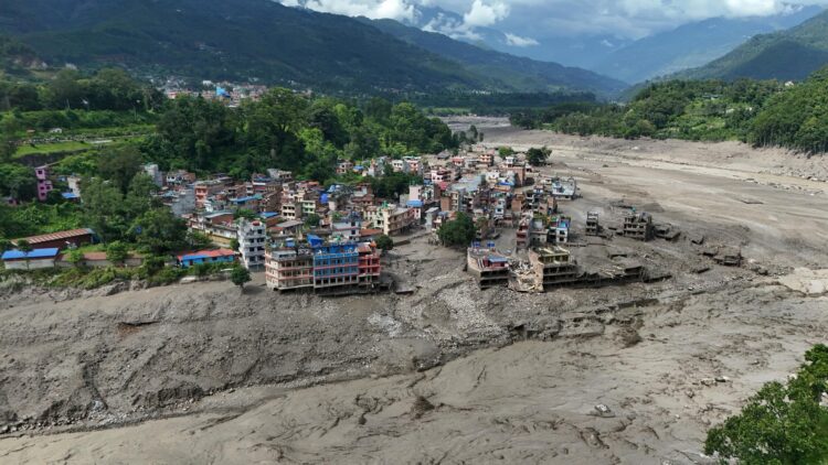 Trishuli Bazar (Nepal), 26/08/2026.- Vista aérea de viviendas dañadas en Trishuli Bazar tras una inundación repentina, en el distrito de Nuwakot, Nepal, 26 de agosto de 2026.
EFE/EPA/NARENDRA SHRESTHA