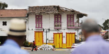 Corazón turístico del Eje Cafetero colombiano busca recuperar a visitantes tras terremoto