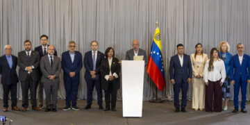 Primeros acuerdos del diálogo en Venezuela apuntan al TSJ y al oro en Inglaterra