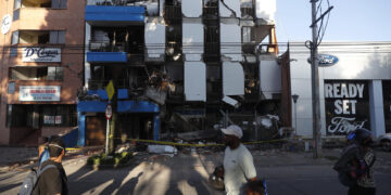 Cali decreta toque de queda y militarización de la ciudad tras terremoto de magnitud 7,4