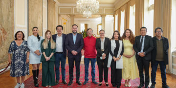Petro se despide tras la primera experiencia de un gobierno de izquierda en Colombia