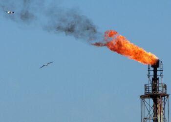 El brent se hunde más del 7 %, hasta los 83 dólares, ante el renovado optimismo sobre Irán