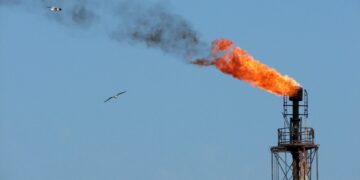 El brent se hunde más del 7 %, hasta los 83 dólares, ante el renovado optimismo sobre Irán