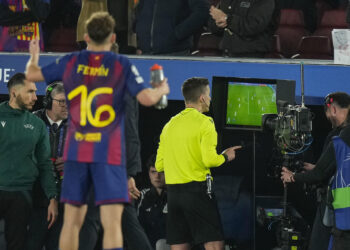 La UEFA crea ‘Clear Line’, una guía común para aclarar cuándo debe intervenir el VAR