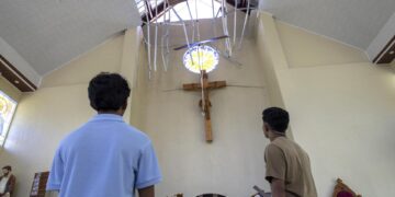 El terremoto causa 68 muertos y cerca de 10.000 desplazados en Indonesia