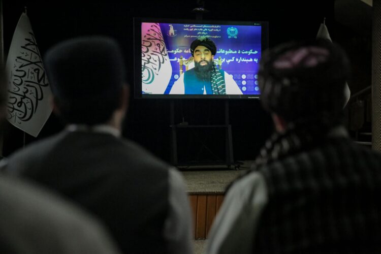 KABUL (Afghanistan), 02/08/2026.- El portavoz del Gobierno talibán de Afganistán, Zabihullah Mujahid, habla por televisión en Kabul. EFE/EPA/SAMIULLAH POPAL