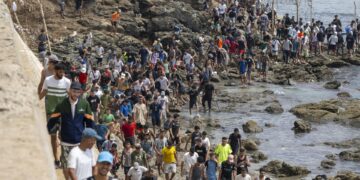 Marruecos reconoce 40.000 entradas de migrantes a Ceuta y 11 muertos en su territorio