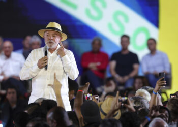 Lula promete invertir más en defensa para que «nadie invada el país» al lanzar su candidatura presidencial