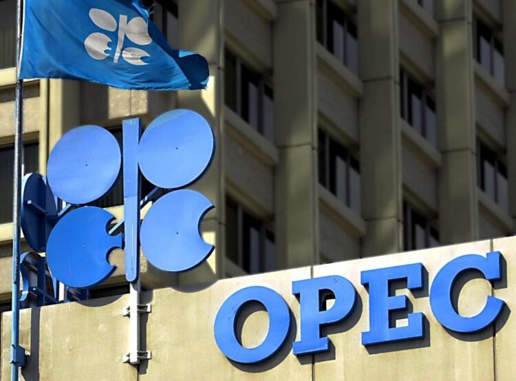 Fotografía de archivo que muestra el logotipo de la Organización de Países Exportadores de Petróleo (OPEP) en su sede en Viena EFE/Barbara Gindl