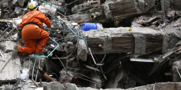 Pasadas 72 horas desde el terremoto en Colombia, la «ventana de vida» se hace más estrecha