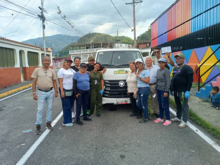 Equipo  de voceros promotores de la actividad