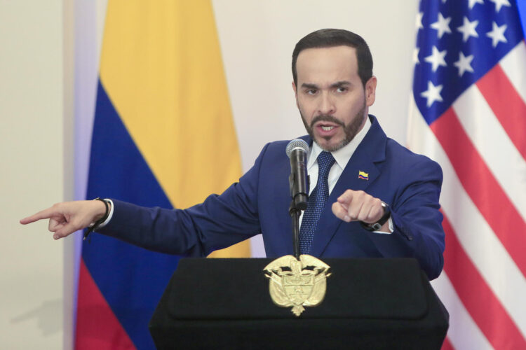El presidente de Colombia, Abelardo de la Espriella, habla durante la firma de los "acuerdos de Barranquilla" que realizó con el secretario de Estado de EE.UU., Marco Rubio, este martes, en Barranquilla (Colombia). EFE/ Ricardo Maldonado Rozo