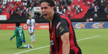 El volante Víctor Navas disfruta su buen momento con Portuguesa FC   