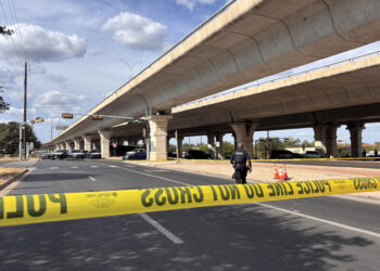 Migrante venezolano herido por disparos de ICE fue trasladado a un centro de detención