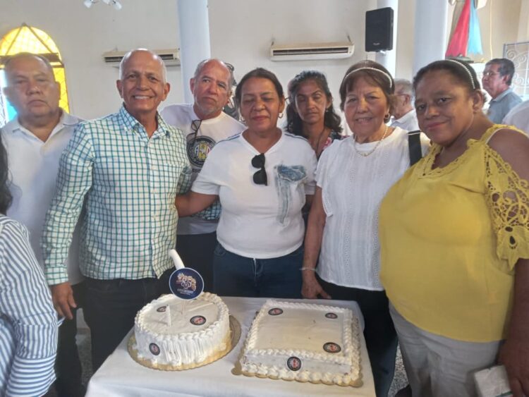 Pasteles aniversario 85 años de AD en Sucre.