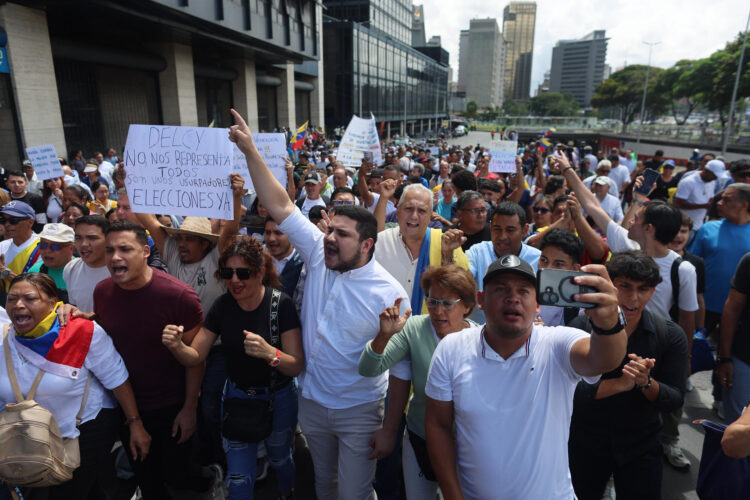 Las protestas en Venezuela se intensificaron por apagones, reclamos salariales y demandas políticas durante las jornadas del 23 y 24 de septiembre | Foto EFE/ Miguel Gutiérrez